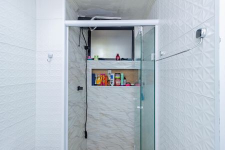 Banheiro de apartamento à venda com 2 quartos, 51m² em Jardim Damasceno, São Paulo