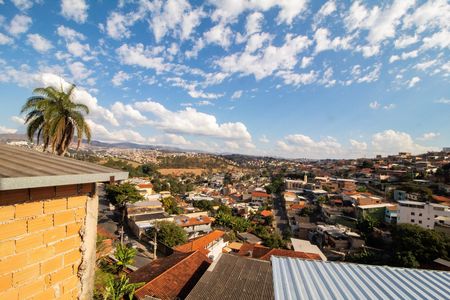 Vista Área de Serviço  de casa para alugar com 2 quartos, 40m² em Gameleira, Belo Horizonte