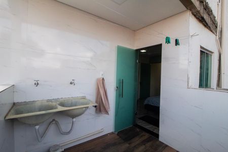 Área de Serviço  de casa para alugar com 2 quartos, 40m² em Gameleira, Belo Horizonte