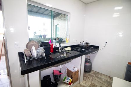 Cozinha  de casa para alugar com 2 quartos, 40m² em Gameleira, Belo Horizonte
