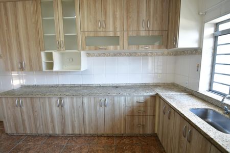 Casa para alugar com 237m², 3 quartos e 6 vagasCozinha