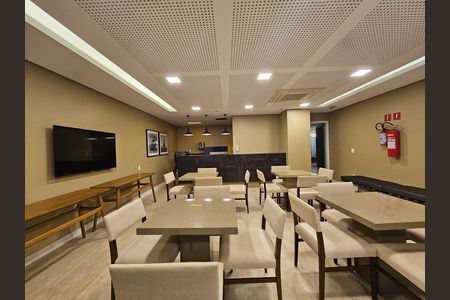 Apartamento para alugar com 320m², 3 quartos e 4 vagas Apartamento para alugar com 320m², 3 quartos e 4 vagasÁrea comum - Salão de festas