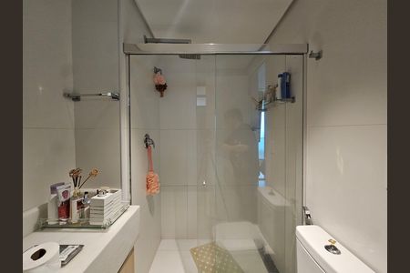 Apartamento para alugar com 320m², 3 quartos e 4 vagas Apartamento para alugar com 320m², 3 quartos e 4 vagasBanheiro da Suíte 1