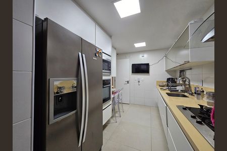 Apartamento para alugar com 320m², 3 quartos e 4 vagas Apartamento para alugar com 320m², 3 quartos e 4 vagasCozinha