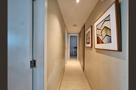 Apartamento para alugar com 320m², 3 quartos e 4 vagas Apartamento para alugar com 320m², 3 quartos e 4 vagascorredor