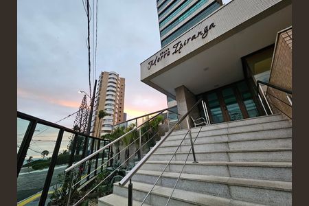 Apartamento para alugar com 320m², 3 quartos e 4 vagas Apartamento para alugar com 320m², 3 quartos e 4 vagasFachada e portaria