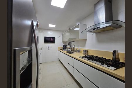 Apartamento para alugar com 320m², 3 quartos e 4 vagas Apartamento para alugar com 320m², 3 quartos e 4 vagasCozinha