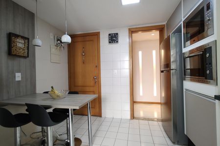 Apartamento à venda com 101m², 3 quartos e 2 vagas Apartamento à venda com 101m², 3 quartos e 2 vagasCozinha - Armários