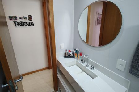 Apartamento à venda com 101m², 3 quartos e 2 vagas Apartamento à venda com 101m², 3 quartos e 2 vagasBanheiro Social