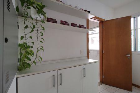 Apartamento à venda com 101m², 3 quartos e 2 vagas Apartamento à venda com 101m², 3 quartos e 2 vagasQuarto de Serviço