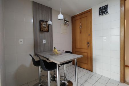 Apartamento à venda com 101m², 3 quartos e 2 vagas Apartamento à venda com 101m², 3 quartos e 2 vagasCozinha - Armários