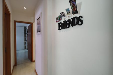 Apartamento à venda com 101m², 3 quartos e 2 vagas Apartamento à venda com 101m², 3 quartos e 2 vagasCorredor