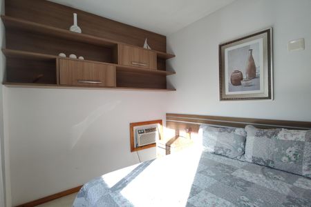 Apartamento à venda com 101m², 3 quartos e 2 vagas Apartamento à venda com 101m², 3 quartos e 2 vagasQuarto 2 - Armários