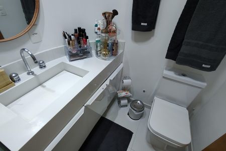 Apartamento à venda com 101m², 3 quartos e 2 vagas Apartamento à venda com 101m², 3 quartos e 2 vagasBanheiro da Suíte