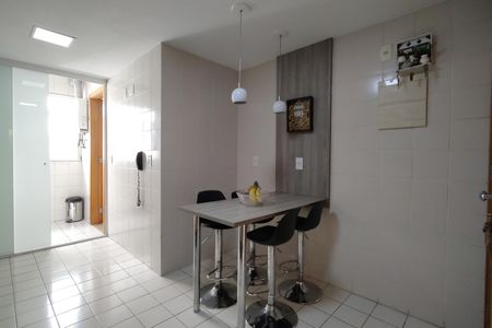 Apartamento à venda com 101m², 3 quartos e 2 vagas Apartamento à venda com 101m², 3 quartos e 2 vagasCozinha - Armários