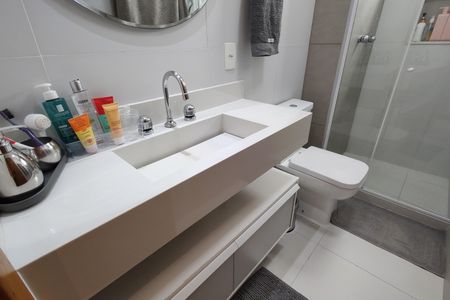 Apartamento à venda com 101m², 3 quartos e 2 vagas Apartamento à venda com 101m², 3 quartos e 2 vagasBanheiro Social