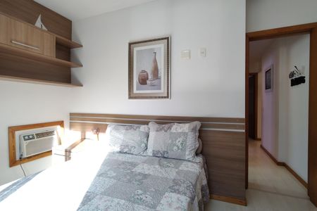 Apartamento à venda com 101m², 3 quartos e 2 vagas Apartamento à venda com 101m², 3 quartos e 2 vagasQuarto 2 - Armários