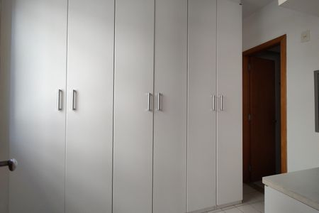 Apartamento à venda com 101m², 3 quartos e 2 vagas Apartamento à venda com 101m², 3 quartos e 2 vagasQuarto de Serviço