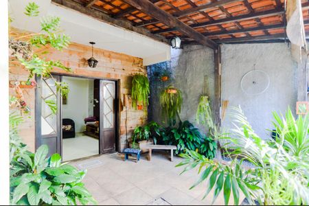 Casa para alugar com 80m², 2 quartos e 3 vagasQuintal