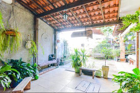Casa para alugar com 80m², 2 quartos e 3 vagasQuintal