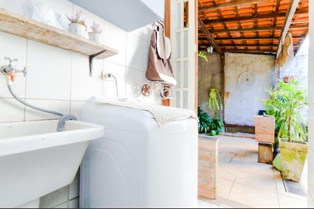 Área de Serviço de casa para alugar com 2 quartos, 80m² em Jardim Santa Rita, Guarulhos