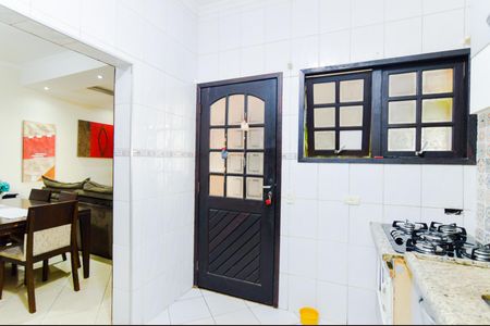 Cozinha de casa para alugar com 2 quartos, 80m² em Jardim Santa Rita, Guarulhos