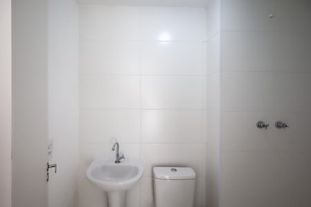Banheiro  de apartamento para alugar com 2 quartos, 39m² em Pedreira, São Paulo