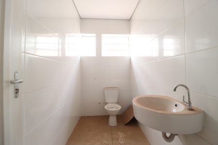 Banheiro Social 2 de casa para alugar com 4 quartos, 180m² em Centro, Uberlândia