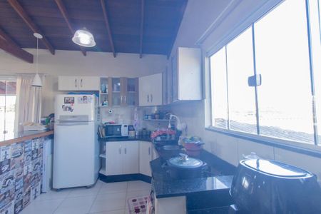 Casa à venda com 115m², 4 quartos e 2 vagas Casa à venda com 115m², 4 quartos e 2 vagasCozinha