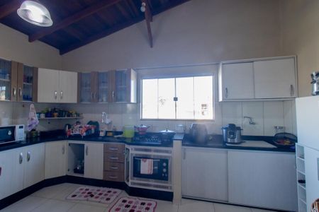 Casa à venda com 115m², 4 quartos e 2 vagas Casa à venda com 115m², 4 quartos e 2 vagasCozinha