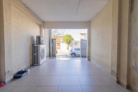 Garagem de casa à venda com 4 quartos, 115m² em Umbará, Curitiba