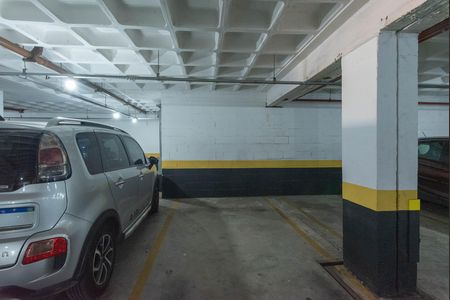 Apartamento para alugar com 77m², 2 quartos e 1 vaga Apartamento para alugar com 77m², 2 quartos e 1 vagaGaragem