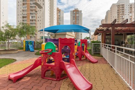 Apartamento para alugar com 77m², 2 quartos e 1 vaga Apartamento para alugar com 77m², 2 quartos e 1 vagaÁrea comum - Playground