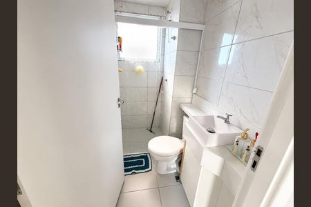 Banheiro de apartamento para alugar com 2 quartos, 42m² em Goiá, Goiânia