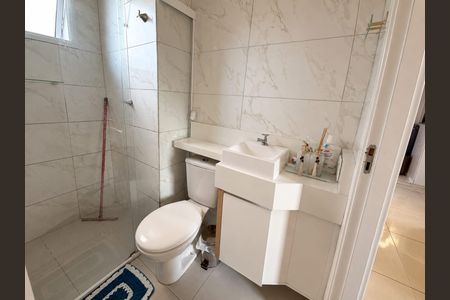 Banheiro de apartamento para alugar com 2 quartos, 42m² em Goiá, Goiânia