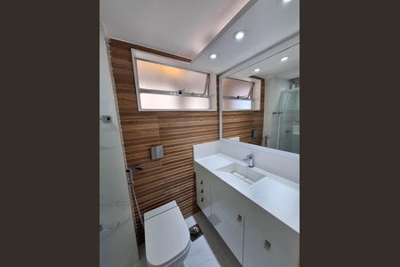 Apartamento à venda com 127m², 2 quartos e 1 vagaBanheiro da Suíte