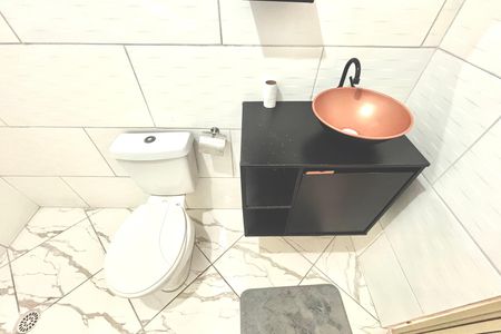 Banheiro de casa para alugar com 1 quarto, 45m² em Vila Paulistania, São Paulo