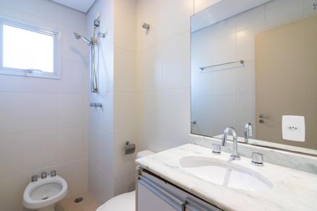 Apartamento à venda com 151m², 3 quartos e 3 vagas Apartamento à venda com 151m², 3 quartos e 3 vagasBanheiro da Suíte 1