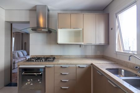 Apartamento à venda com 151m², 3 quartos e 3 vagas Apartamento à venda com 151m², 3 quartos e 3 vagasCozinha