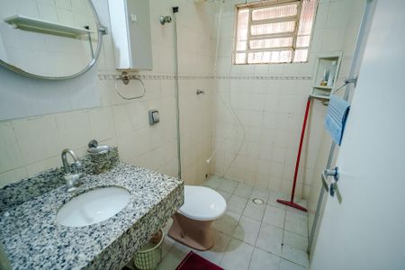 Banheiro social de casa à venda com 2 quartos, 120m² em Jardim Dracena, São Paulo