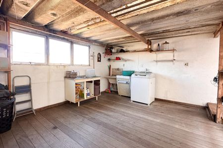 Casa à venda com 180m², 3 quartos e 2 vagas Casa à venda com 180m², 3 quartos e 2 vagasÁrea de Serviço
