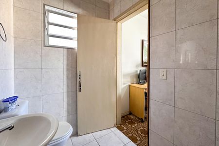 Casa à venda com 180m², 3 quartos e 2 vagas Casa à venda com 180m², 3 quartos e 2 vagasBanheiro da Suíte 1