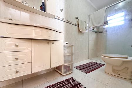 Casa à venda com 180m², 3 quartos e 2 vagas Casa à venda com 180m², 3 quartos e 2 vagasBanheiro da Suíte 2