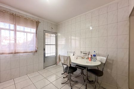 Casa à venda com 180m², 3 quartos e 2 vagas Casa à venda com 180m², 3 quartos e 2 vagasCozinha