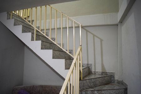 Escada de casa à venda com 2 quartos, 178m² em Vila Carrão, São Paulo