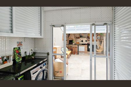 Área de serviço de casa à venda com 4 quartos, 232m² em Umuarama, Osasco