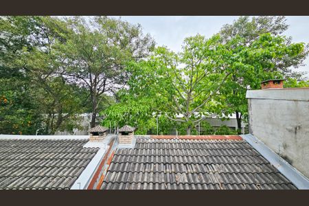 Casa à venda com 232m², 4 quartos e 4 vagas Casa à venda com 232m², 4 quartos e 4 vagasVista da Suíte 2
