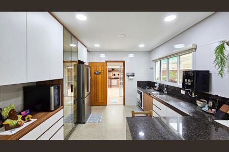 Casa à venda com 232m², 4 quartos e 4 vagas Casa à venda com 232m², 4 quartos e 4 vagasCozinha
