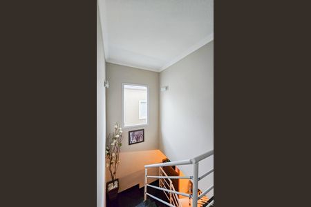 Casa à venda com 232m², 4 quartos e 4 vagas Casa à venda com 232m², 4 quartos e 4 vagasCorredor