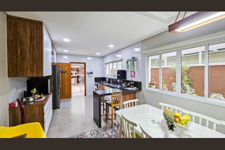 Casa à venda com 232m², 4 quartos e 4 vagas Casa à venda com 232m², 4 quartos e 4 vagasCozinha